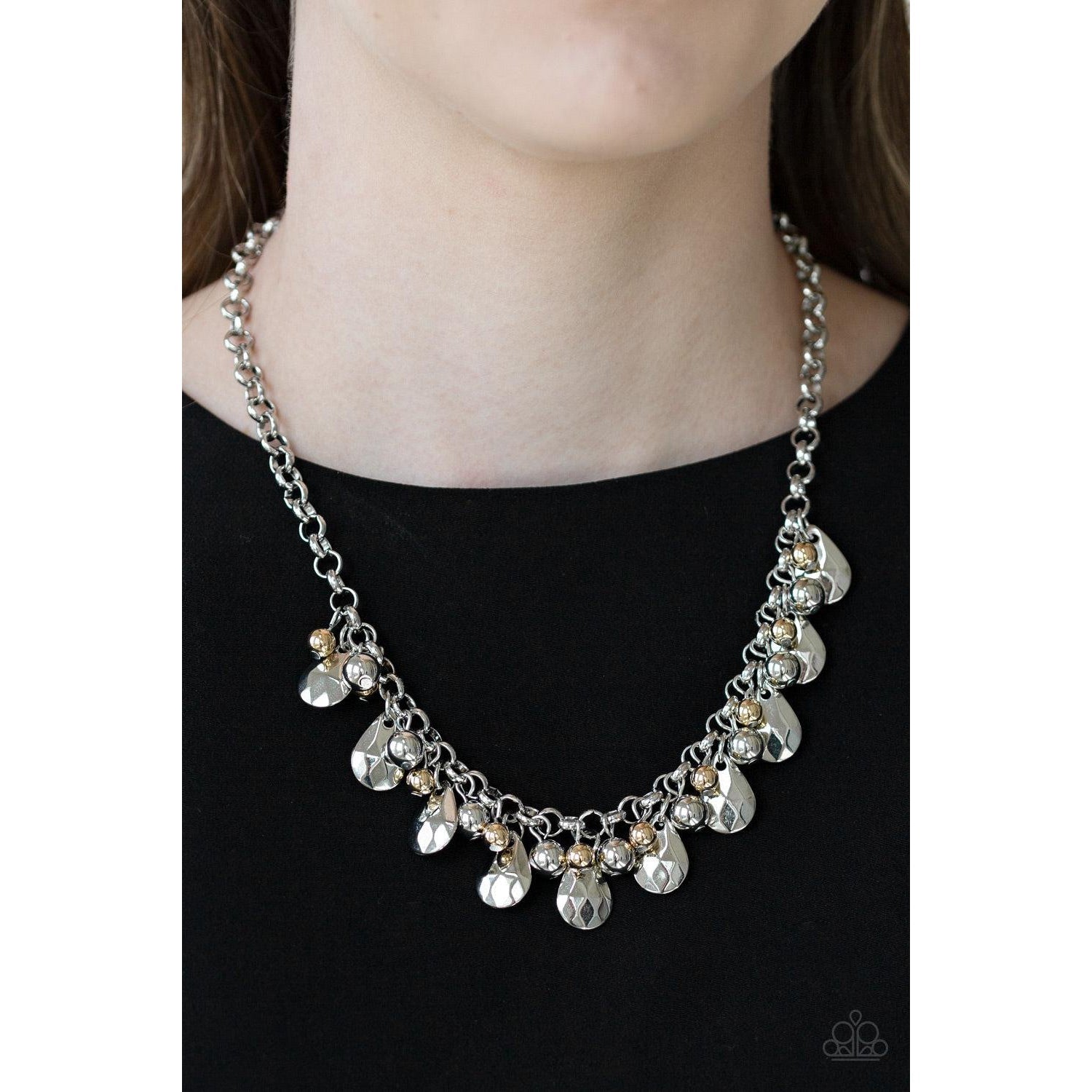 Paparazzi Stage Stunner -Silver Necklace & Earrings Set-Necklace-SPARKLE ARMAND